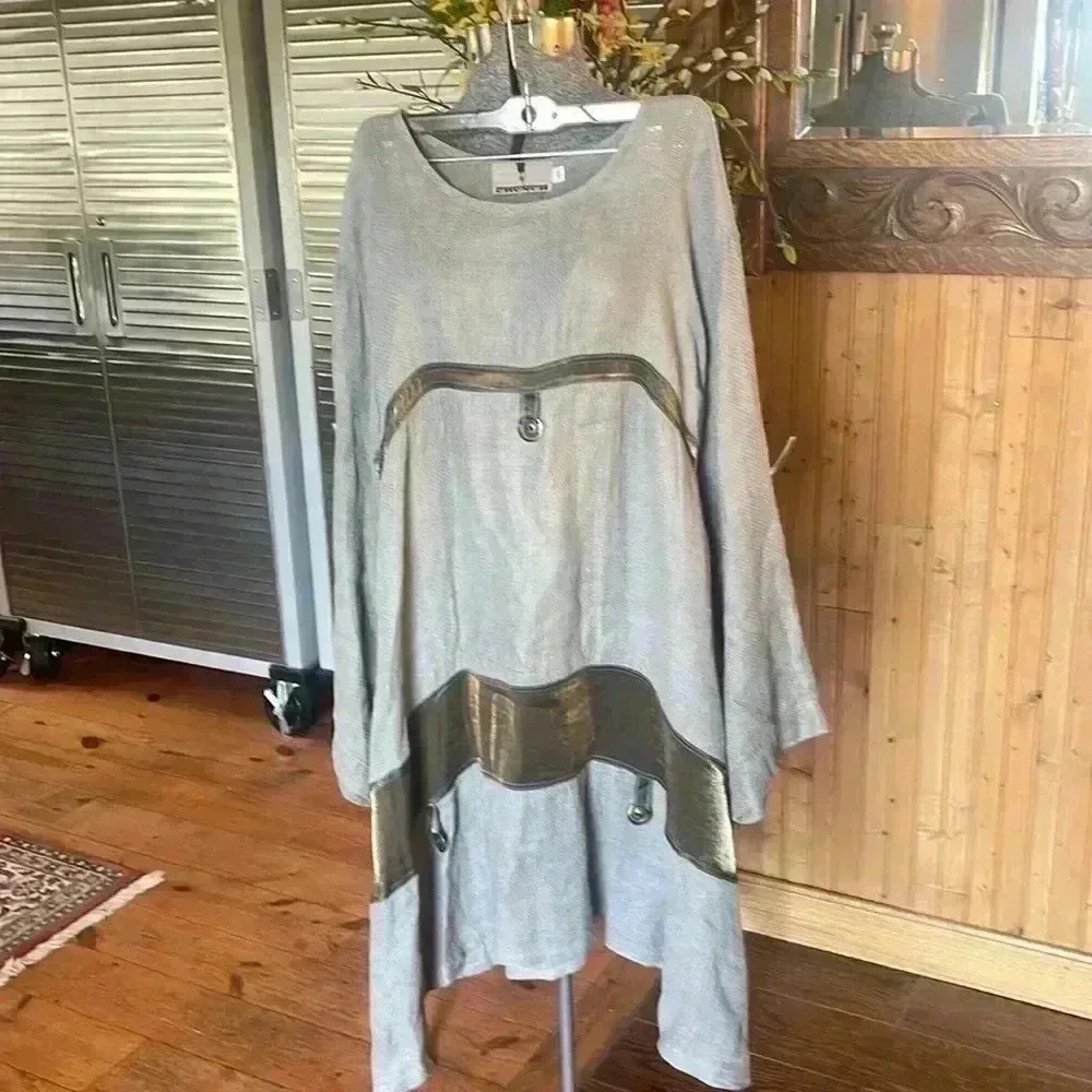 Crunch linen women’s two piece tunic and skirt.